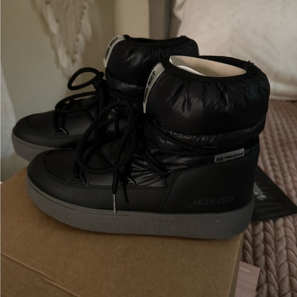 Moon Boot LTRACK LOW BLACK NYLON BOOTS - Picture 5 of 9